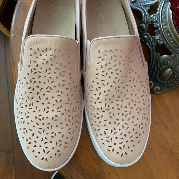 Vionic women’s Splendid Midiperf Leather Slip On casual Shoes 10 - Picture 5 of 12